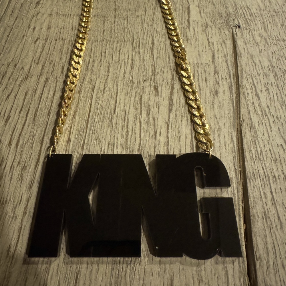 KING NECKLACE FOR A KING WITH HIGH